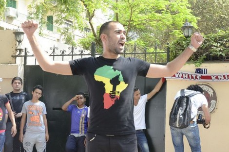 مصريُّون يتظاهرون للإفراج عن معتقلي أحداث "الرجاء والجيش"