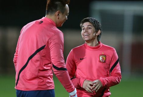 نجم جوانزو الصيني: سنتغلب على الأهلي وبايرن ميونخ