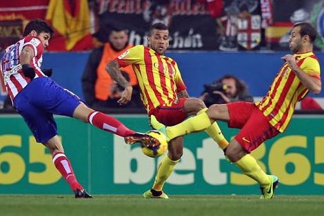 موقعة فسينتي كالديرون تنتهي متعادلة بين برشلونة وأتليتيكو مدريد
