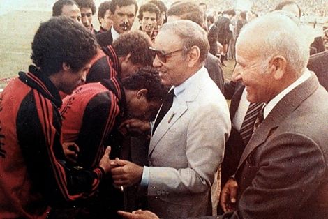 كيف كان الحسن الثاني يرسم خطط المنتخب؟