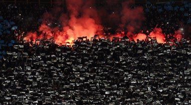 غلق مدرجات روما بسبب هتافات 'بركان نابولي '