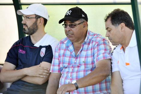 العامري ينفي تلقيه عرضا لتدريب الوداد مؤكدا بقاءه مع الـ MAT
