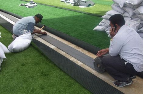 ملاعب العشب الاصطناعي مهددة بالإغلاق