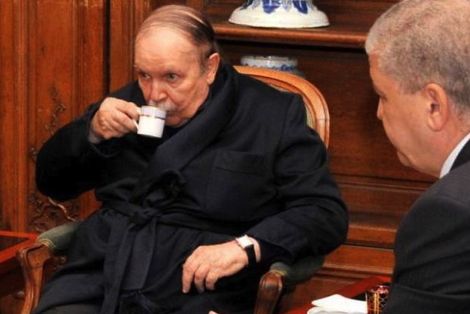 بُوتفليقة يستفزّ شَعبه بِاهتمامه بأتلتيكو مَدريد