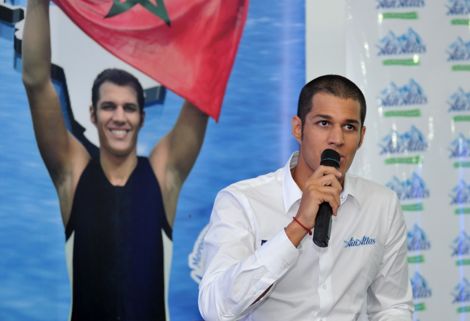 سباح مغربي يسعى لقطع المسافات بين القارات الخمس