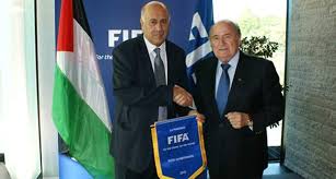 بلاتر يعلن زيارة وفد من "فيفا" لفلسطين