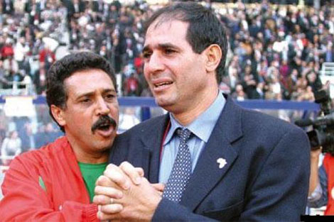 مغاربة يرفعون التحدي في وجه الجامعة.. الزاكي أو نقاطع المنتخب
