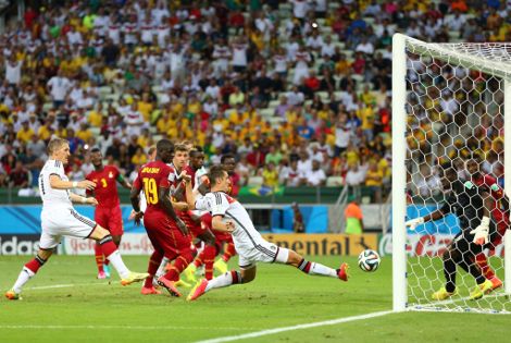 كلوزه يعادل رقم البرازيلي رونالدو كأفضل هداف في النهائيات