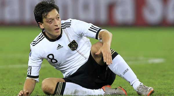 بالاك: تراجع مستوى أوزيل مصدر قلق للمنتخب