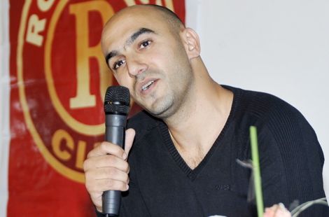 الركراكي: علينا استغلال عامل الأرض والجمهور