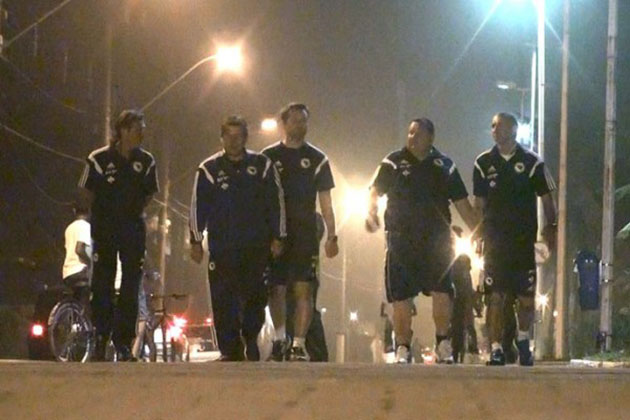 طاقم تدريب البوسنة يفلت من سطو مسلح في البرازيل