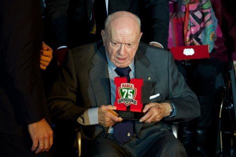 وفاة  أسطورة ريال مدريد ألفريدو دي ستيفانو عن عمر يناهز 88 سنة