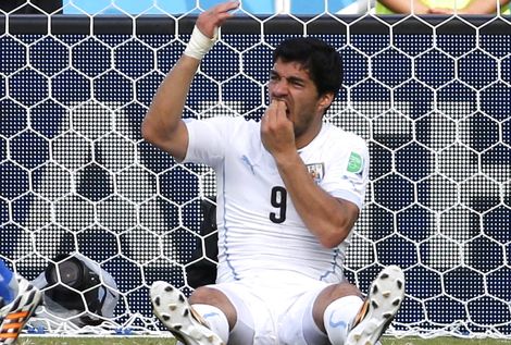 "فيفا" يرفض استئناف سواريز بشأن الإيقاف 4 شهور