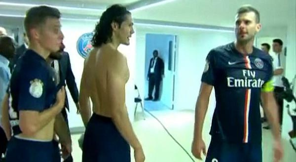 برانداو يعتذر لموتا ويطلب الصفح