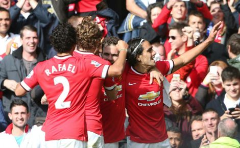 فالكاو يقود مانشستر يونايتد للفوز على إيفرتون