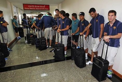 خلل في الطائرة يؤجل عودة فريق إف سي برشلونة من أمستردام