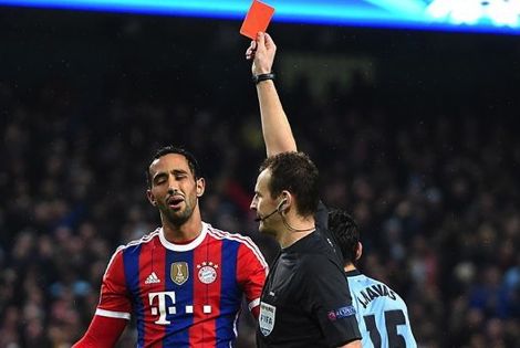 الـ UEFA يوقف بنعطية لمباراة واحدة بعد "حمراء" السيتي