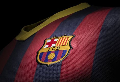 برشلونة يرفض إزالة الصليب من شعاره سيرا على خطى الريّال