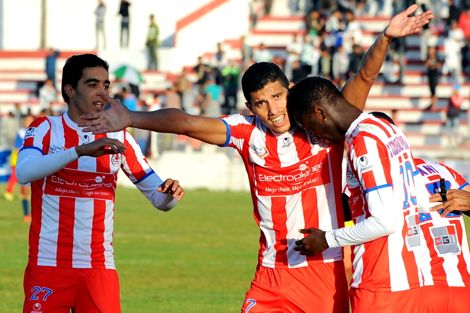 الفتح الرباطي يطيح بالدفاع الجديدي ويتأهل لنهائي كأس العرش
