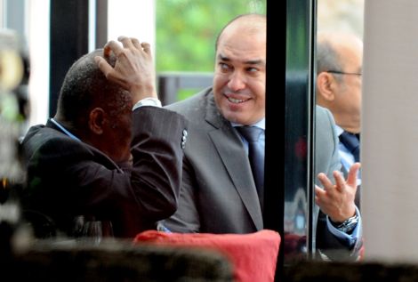 صحيفة جزائرية تتهم المغرب بـ"الابتزاز المالي" لعيسى حياتو