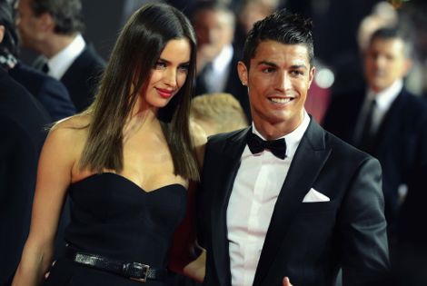 إيرينا شايك تنفصل عن كريستيانو رونالدو بعد أن فضّل والدته عليها