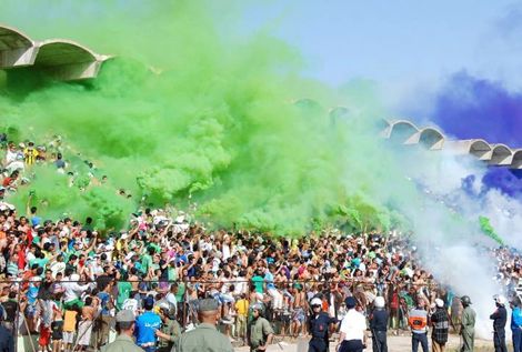 جمهور الـ KAC يرفع شعارات رافضة الإساءة لرسول الله (ص)