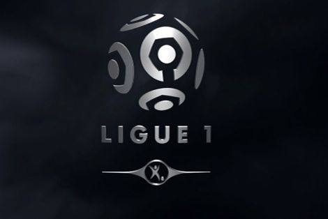 دقيقة صمت بمباريات "الليغ1" وتضامن كروي مع "شارلي إيبدو"‎