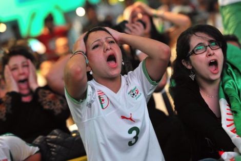 خيبة أمل تعم الجمهور الجزائري بعد الإقصاء من كأس إفريقيا