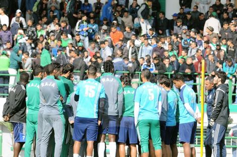 توتّرات بين جُمهور الرجاء وبعض لاعبي الفريق قبل مُباراة "العُصبة"‎