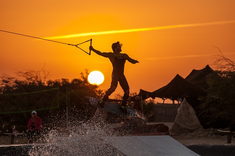 مَغاربة Kiteboarding الدّاخلة يُقصون مُبكراً ويَشكُون جَامعة الشّراع