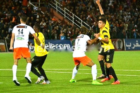 نهضة بركان يخرج متعادلا مع المغرب الفاسي في مؤجل الدورة 21