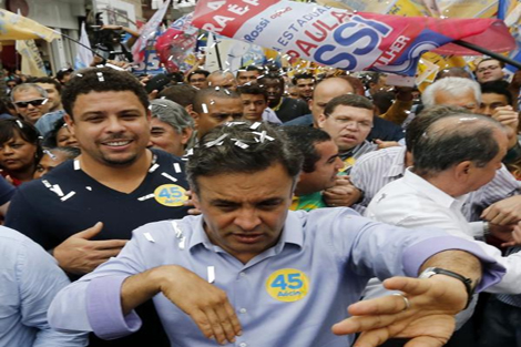 رونالدو يشارك في الاحتجاجات ضد رئيسة البرازيل