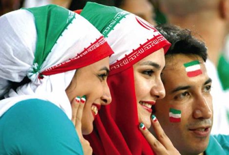 بعد حادث غنجة قوامي.. إيران تسمح للنساء بدخول الملاعب‎