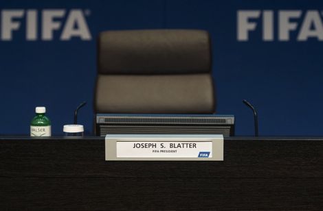 الـ FIFA: خليفة بلاتر سَيُنتخب دجنبر 2015 أو مارس 2016