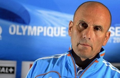 بعد البنزرتي.. الرجاء يُفاوض رود كرول وإيلي بوب لتدريب الفريق