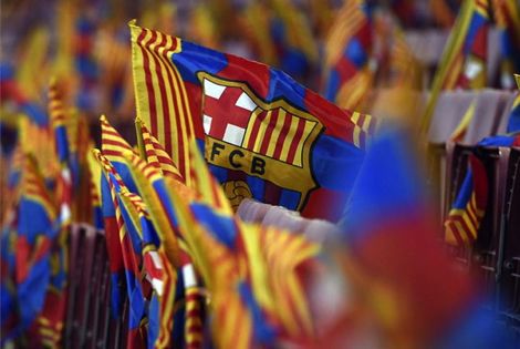 الاتحاد الأوروبي يحقق مع برشلونة بسبب أعلام وهتافات انفصالية