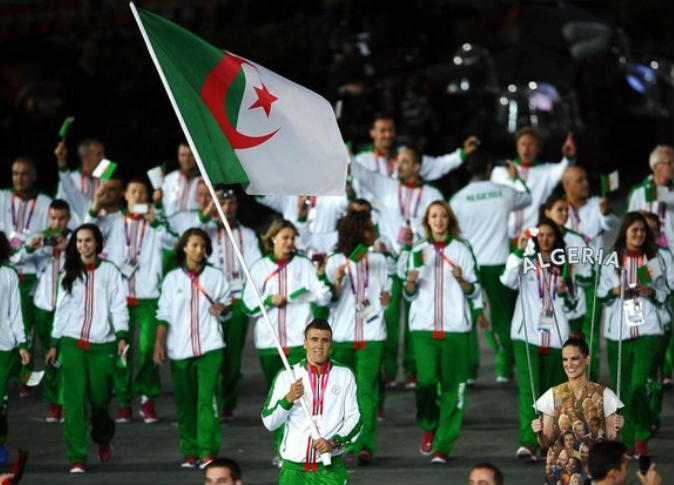 تفتيش منتخب الجزائر في الصين بالكلاب البوليسية