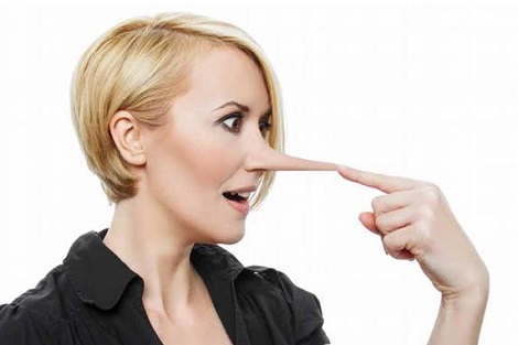 تعبيرات جسدية تفضح الكاذب