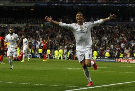 هاتريك رونالدو "التاريخي" يقود ريال مدريد لتدمير شاختار