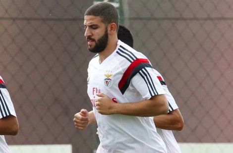 مُقرب من تاعرابت: بنفيكا متشبث باللاعب.. وعادل لا يشعر بالإقصاء‎