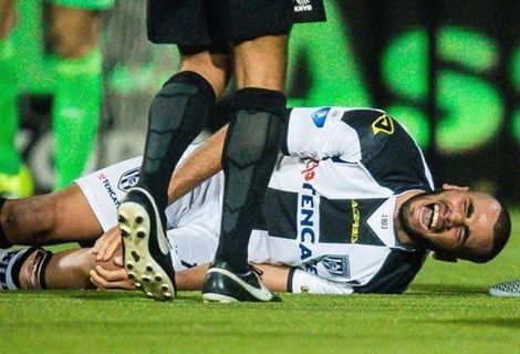 الزاكي يُهاتف طنان بعد إصابته.. والأخير يؤكد مشاركته في وديتي المنتخب
