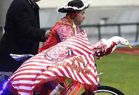 "سْقسِيوْ البطّة" تهدد لاعبين تونسيين بالطرد من منتخب "نسور قرطاج"