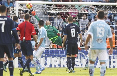مدرب سلتا فيغو: حارس ريال مدريد صنع الفارق لصالحه