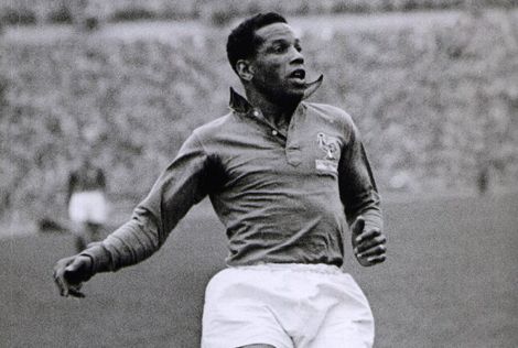 موقع اسباني: بن مبارك.. اللاعب الأسود الذي عشقته جماهير الأتلتيكو