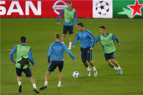 ريال مدريد يتدرب على ملعب حديقة الأمراء