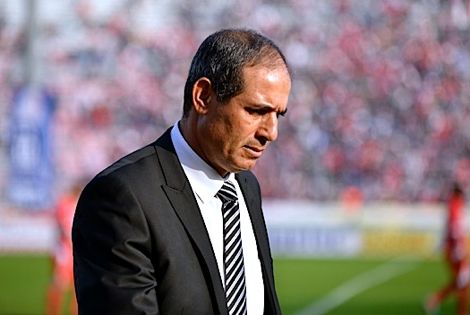 مدرب جزائري يكيل المديح والثناء لبادو الزاكي