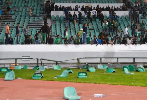 بسبب الشغب.. الجامعة توقف ملعبي فاس وأكادير و6 لاعبين وتنذر العامري
