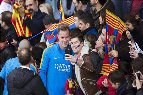 10 آلاف مشجع يحضرون تدريبات برشلونة