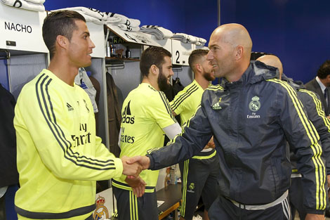 زيدان: رونالدو لن يغادر ريال مدريد