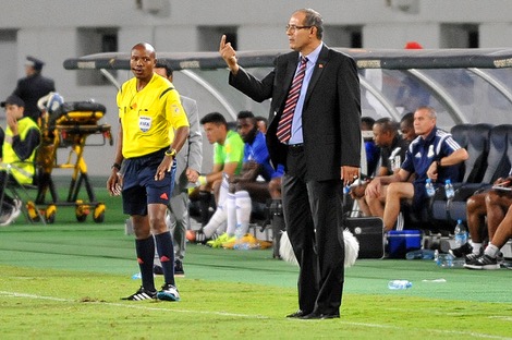 استمرار الزاكي مدربا للمنتخب مرهون بنتيجة مباراتي الرأس الأخضر